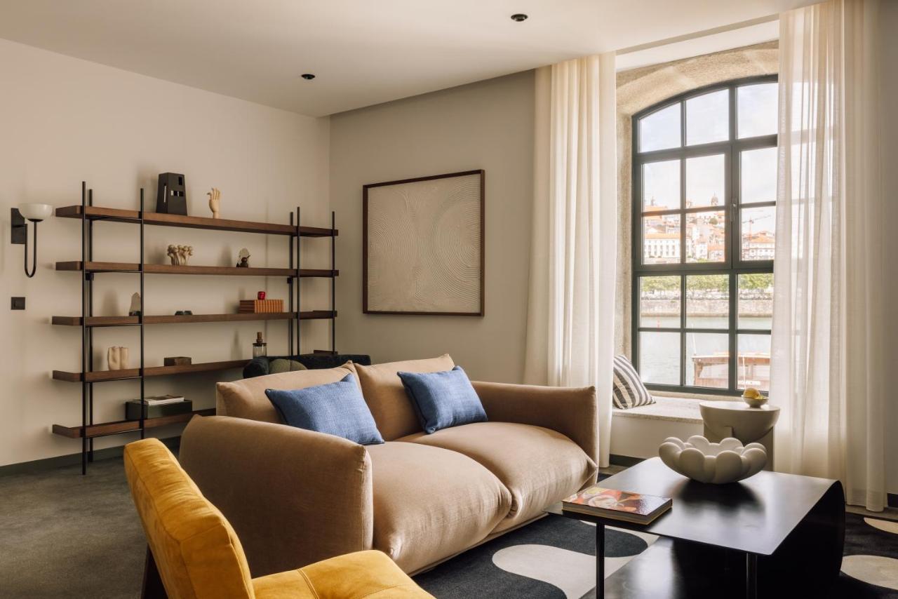 The Rebello Hotel & Spa - Small Luxury Hotels Of The World 加亚新城 外观 照片 The living room of a two-bedroom apartment at The Standard East Village