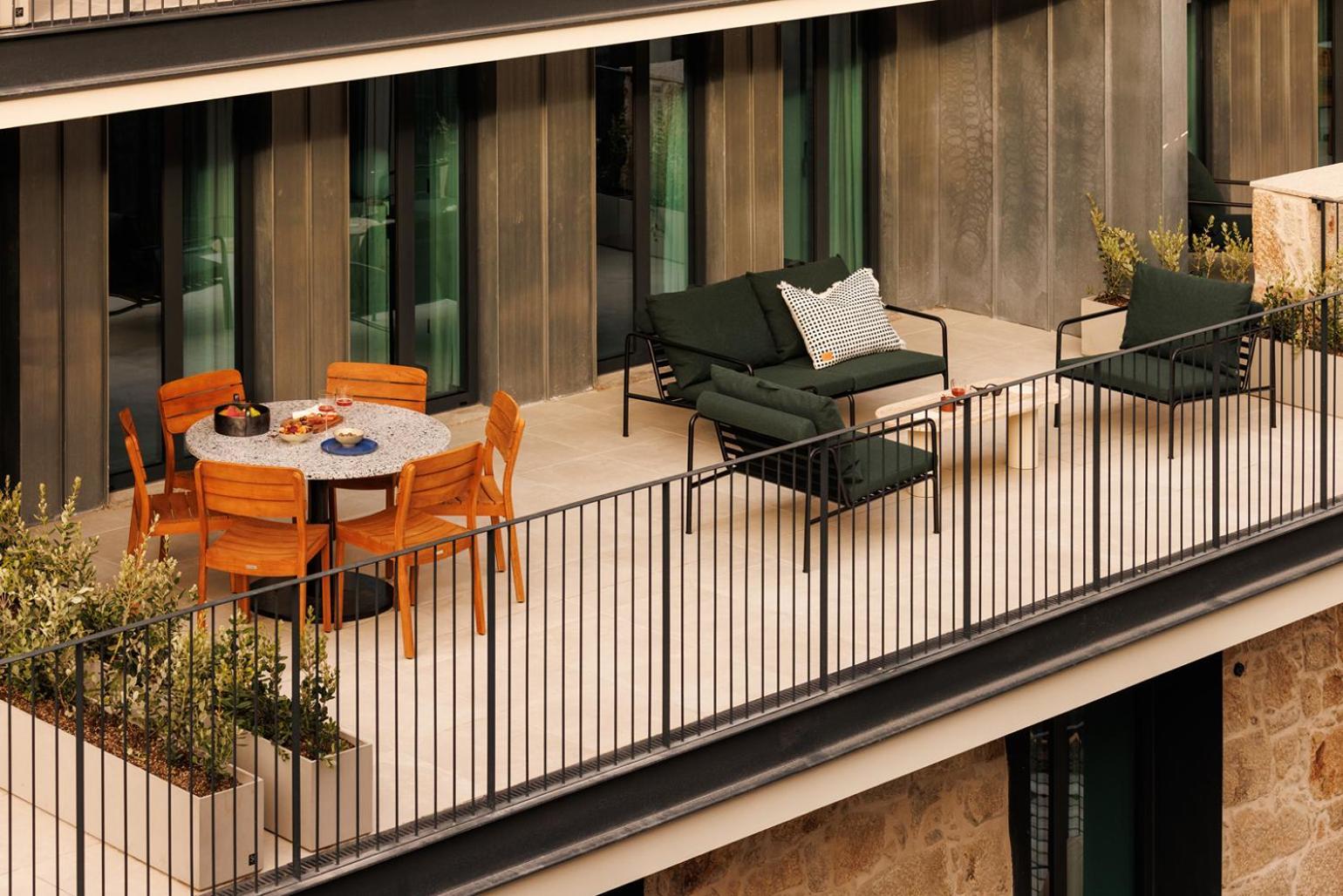 The Rebello Hotel & Spa - Small Luxury Hotels Of The World 加亚新城 外观 照片 A balcony