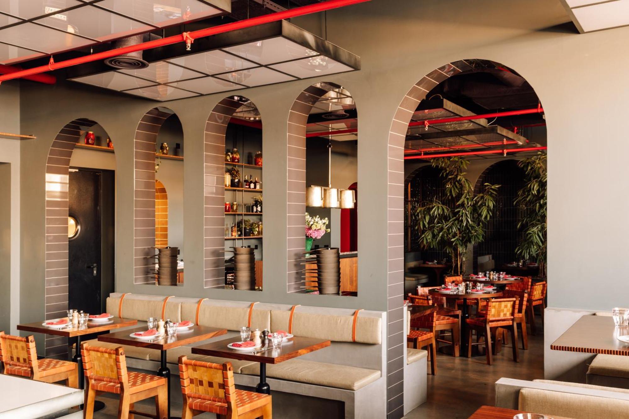 The Rebello Hotel & Spa - Small Luxury Hotels Of The World 加亚新城 外观 照片 Interior of a PF Chang's