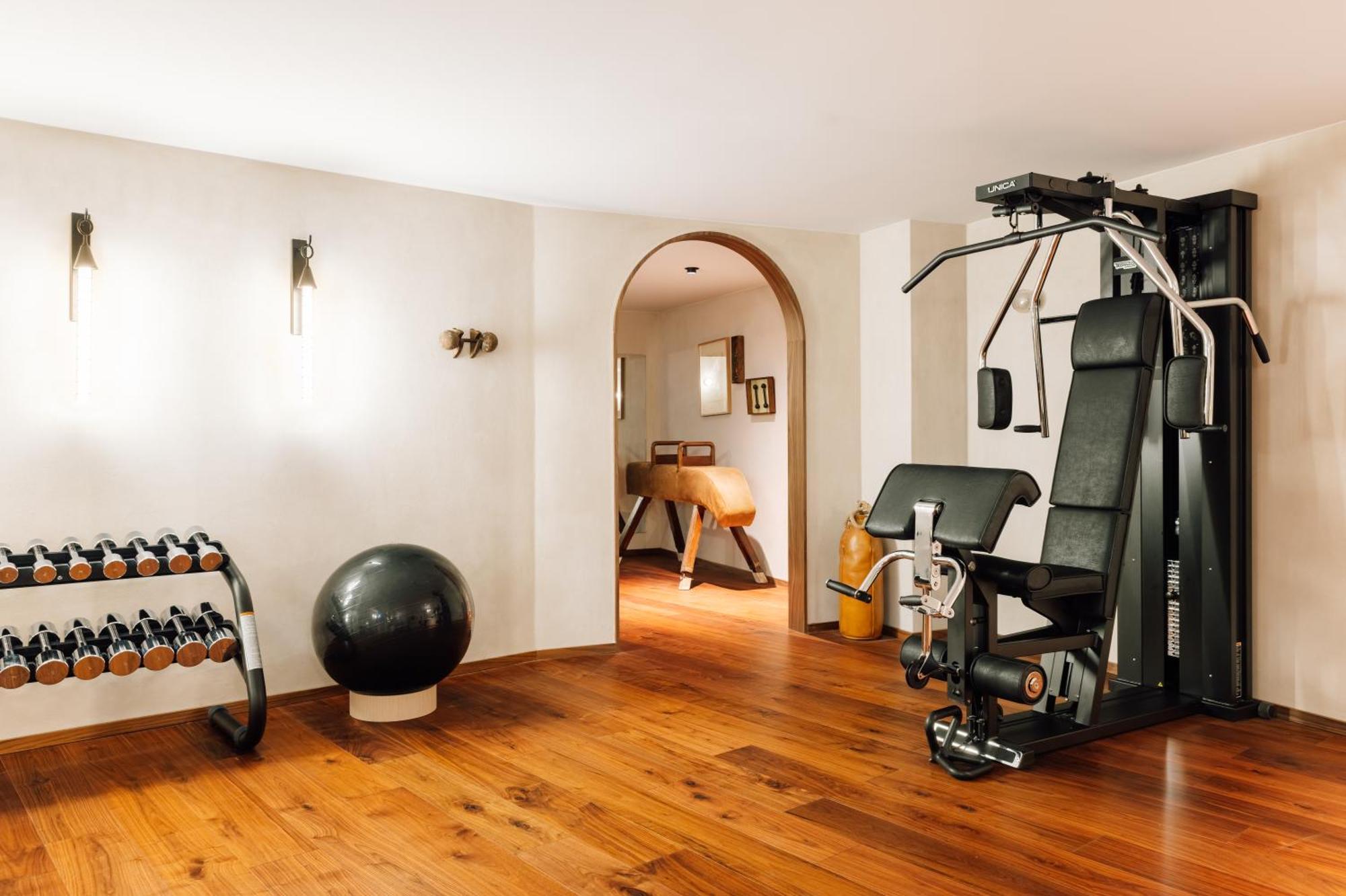 The Rebello Hotel & Spa - Small Luxury Hotels Of The World 加亚新城 外观 照片 A home gym