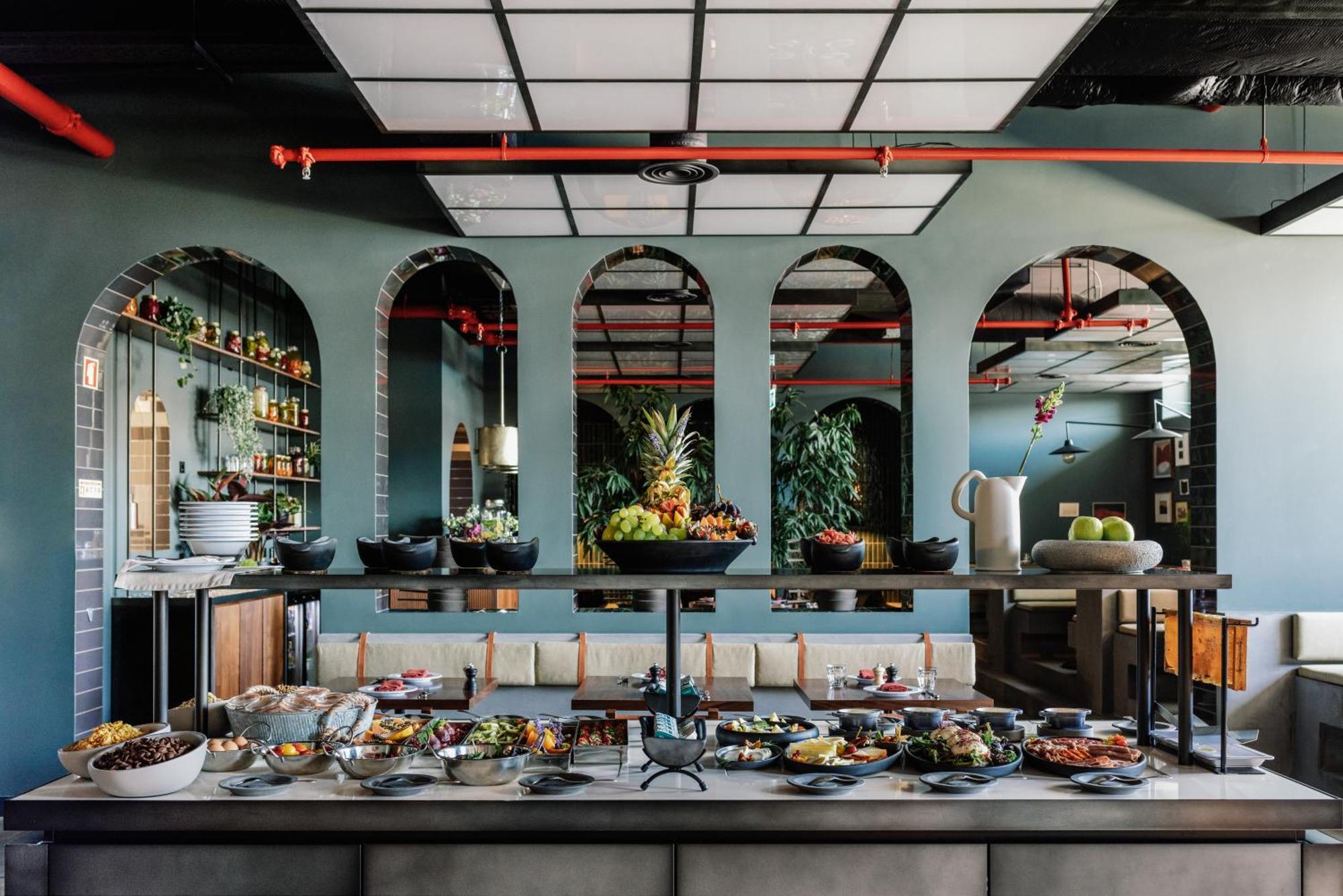 The Rebello Hotel & Spa - Small Luxury Hotels Of The World 加亚新城 外观 照片 The kitchen at the restaurant