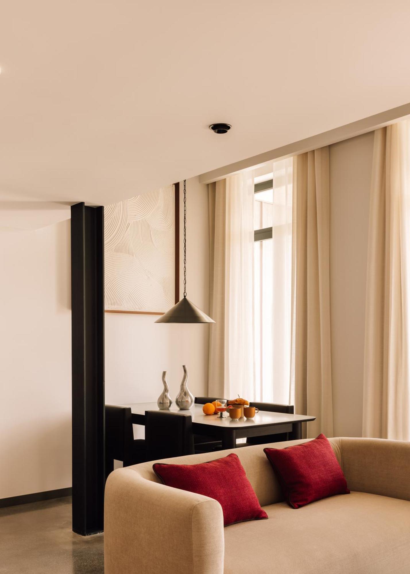 The Rebello Hotel & Spa - Small Luxury Hotels Of The World 加亚新城 外观 照片 A curtain